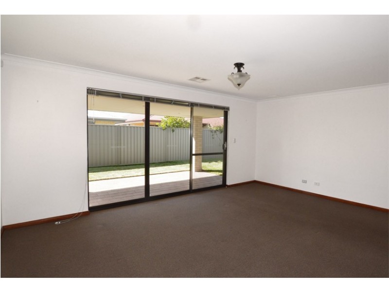28 Archdale Loop, Piara Waters WA 6112