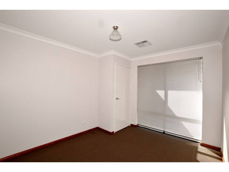 28 Archdale Loop, Piara Waters WA 6112