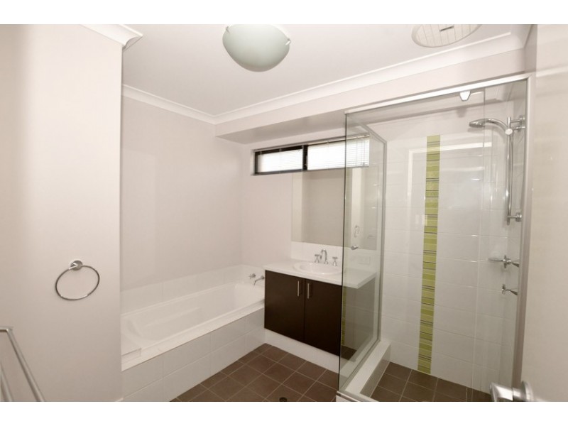 28 Archdale Loop, Piara Waters WA 6112