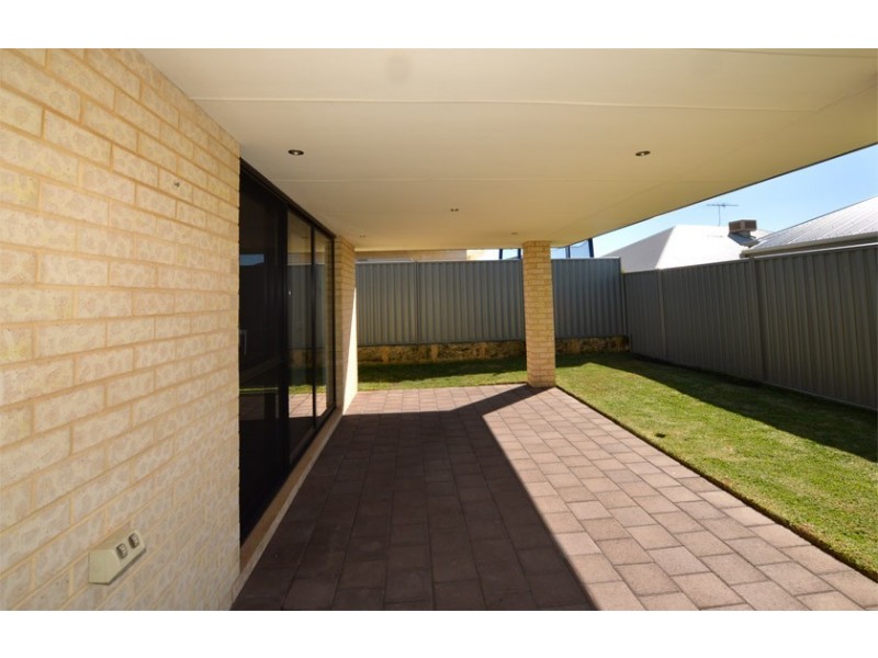 28 Archdale Loop, Piara Waters WA 6112