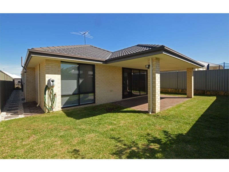 28 Archdale Loop, Piara Waters WA 6112