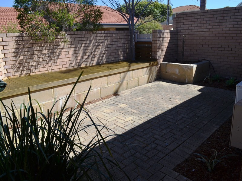 2/12 McMillan Street, Victoria Park WA 6100