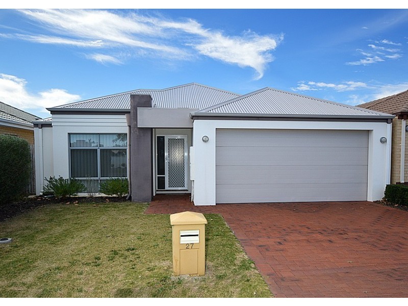 27 Towncentre Drive, Thornlie WA 6108