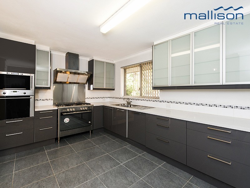 6 Greener Way, Kelmscott WA 6111