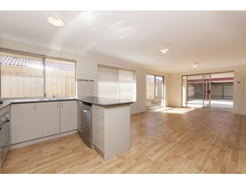 6 Cheltenham Loop, Bertram WA 6167