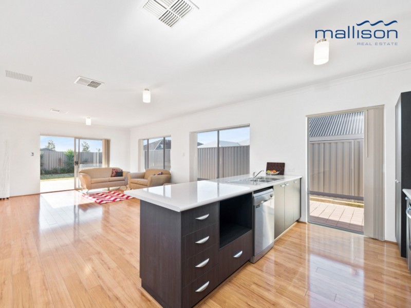 3 Balliol Court, Piara Waters WA 6112