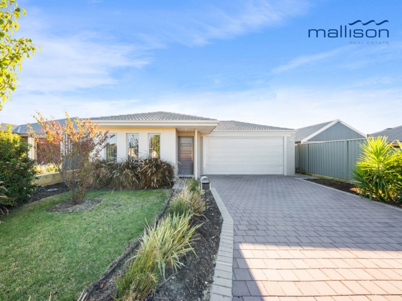 3 Balliol Court, Piara Waters WA 6112