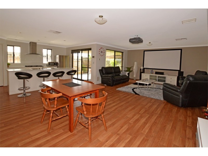 31 Gemstone Parade, Wellard WA 6170