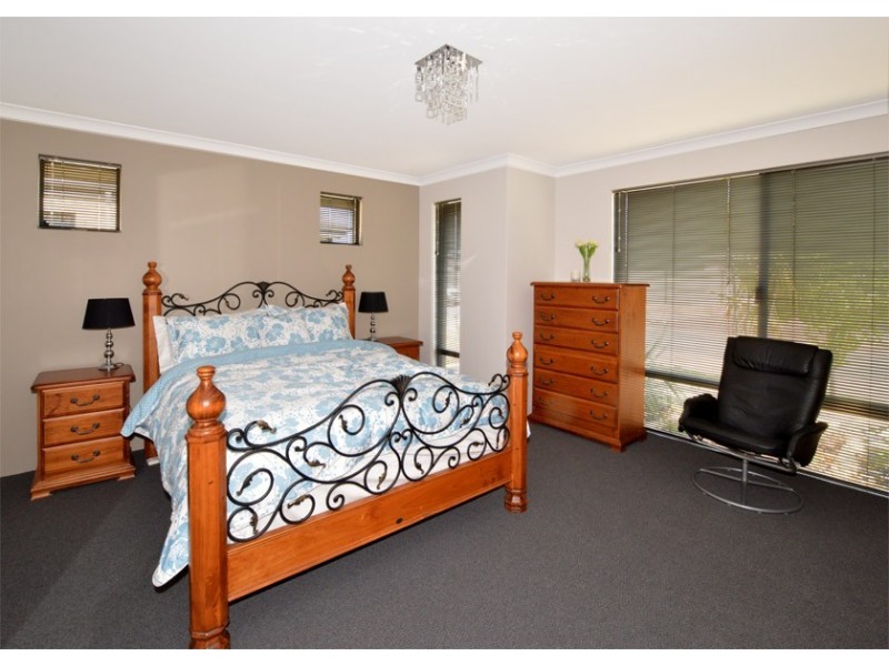 31 Gemstone Parade, Wellard WA 6170