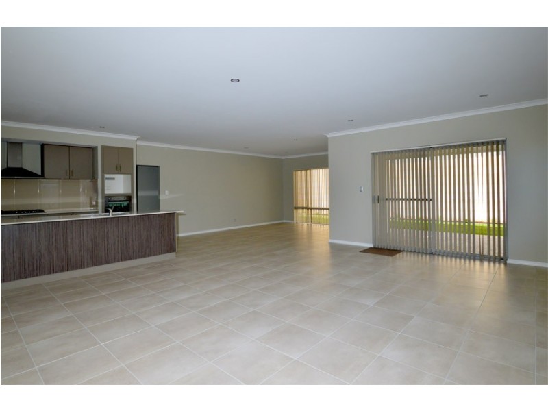 5 Morton Avenue, Wellard WA 6170