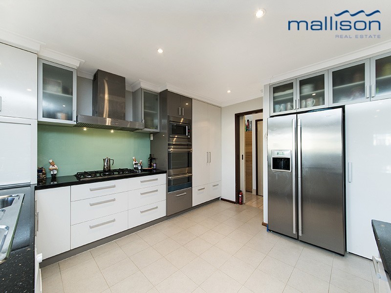 48 Calley Drive, Leeming WA 6149