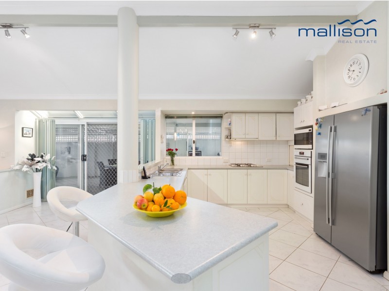 14 Oak Court, Forrestfield WA 6058