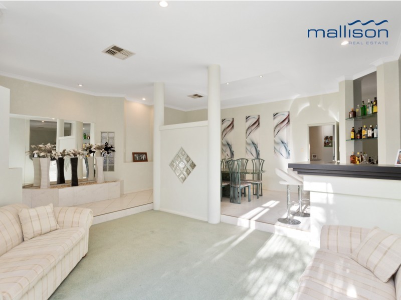 14 Oak Court, Forrestfield WA 6058