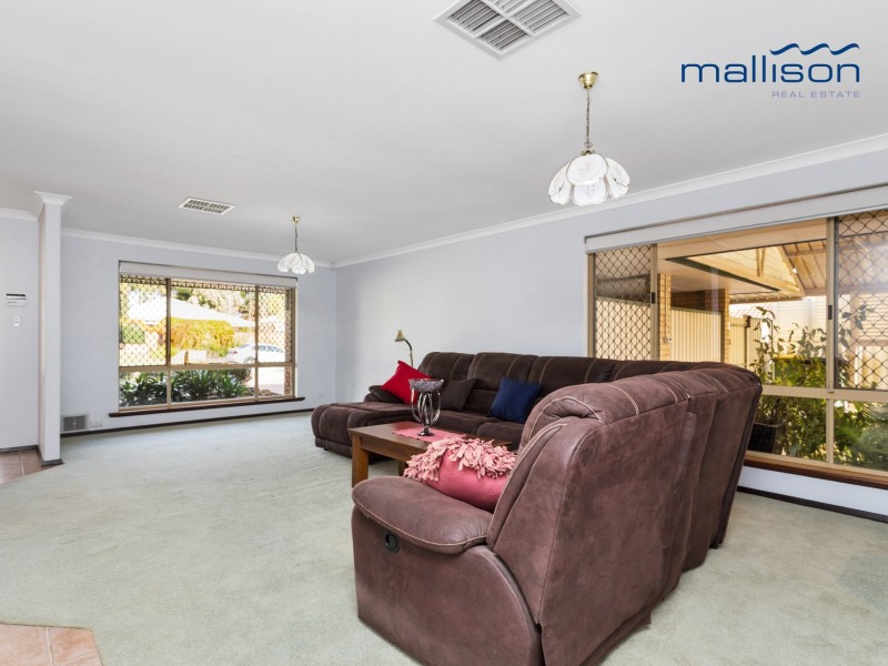 27 Farmhouse Drive, Bibra Lake WA 6163