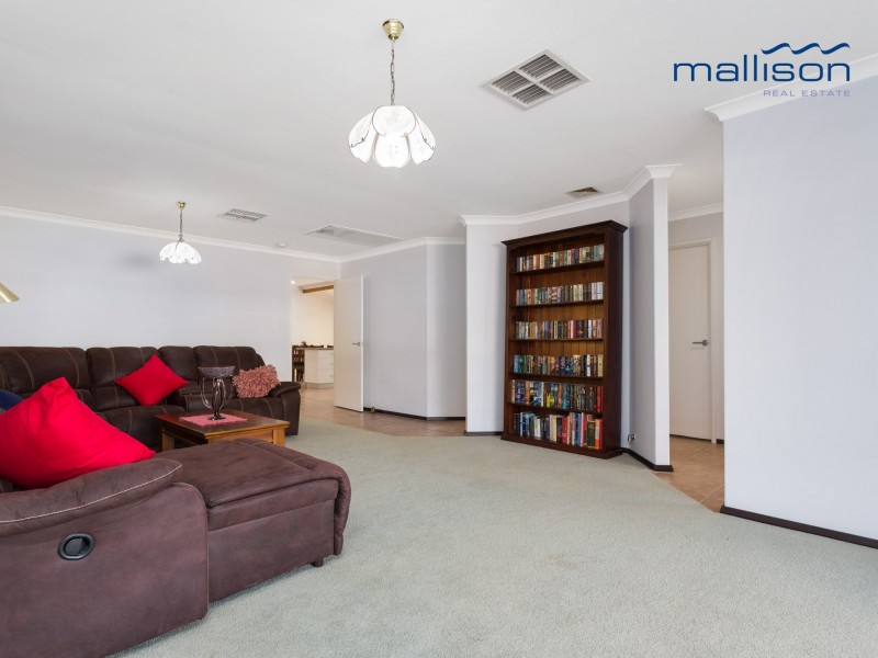 27 Farmhouse Drive, Bibra Lake WA 6163