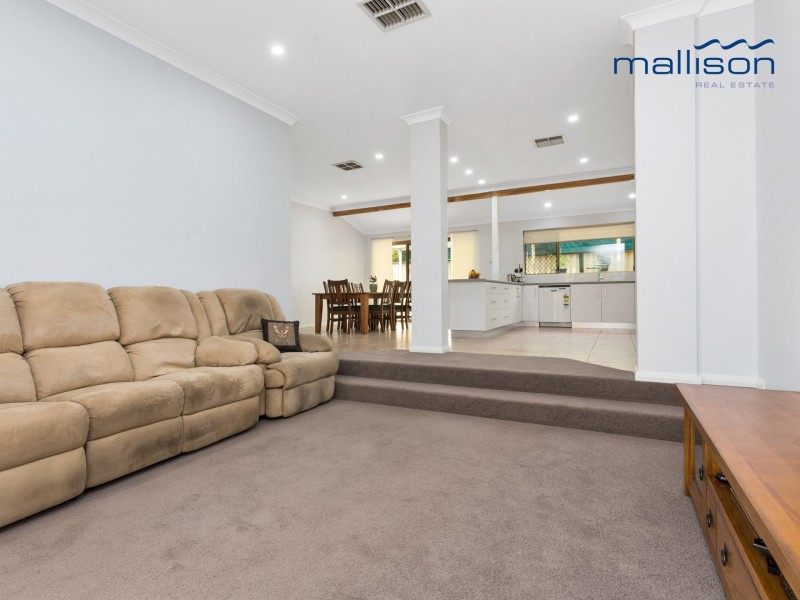 27 Farmhouse Drive, Bibra Lake WA 6163