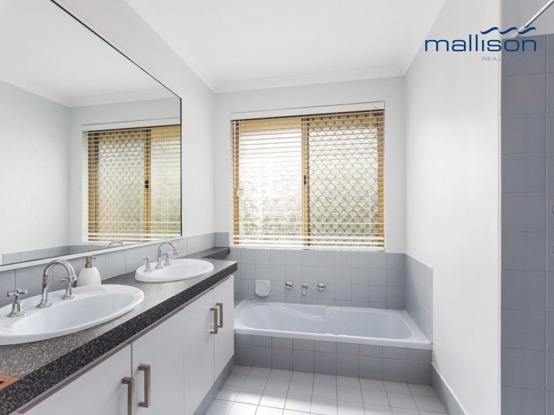 27 Farmhouse Drive, Bibra Lake WA 6163