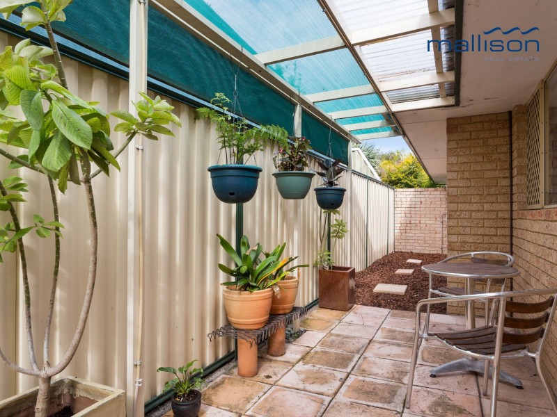 27 Farmhouse Drive, Bibra Lake WA 6163