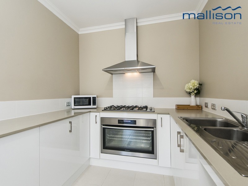 1/32 Gicha Close, Munster WA 6166