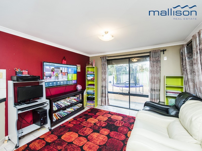 17 Hueston Lookout, Leda WA 6170