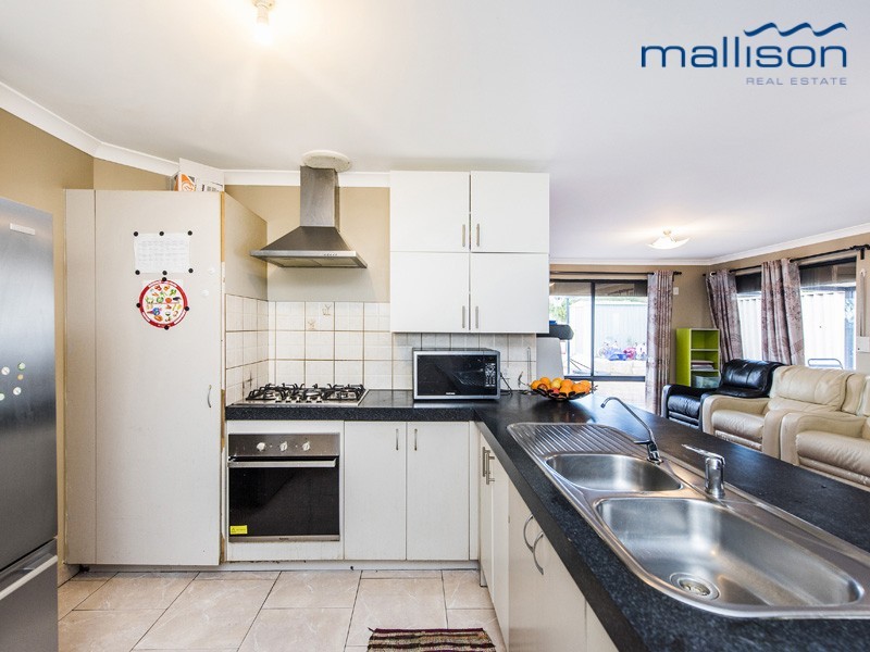 17 Hueston Lookout, Leda WA 6170