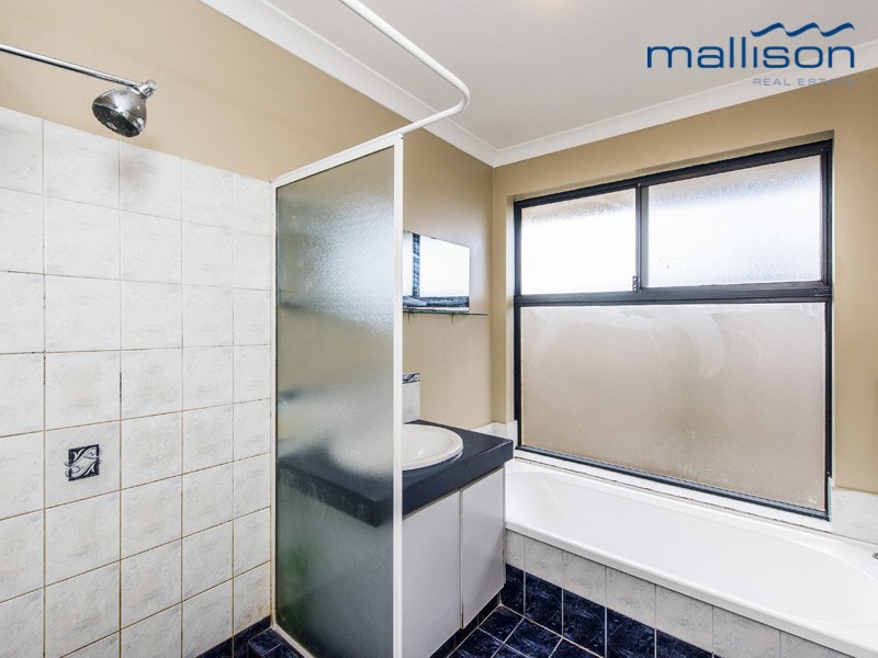 17 Hueston Lookout, Leda WA 6170