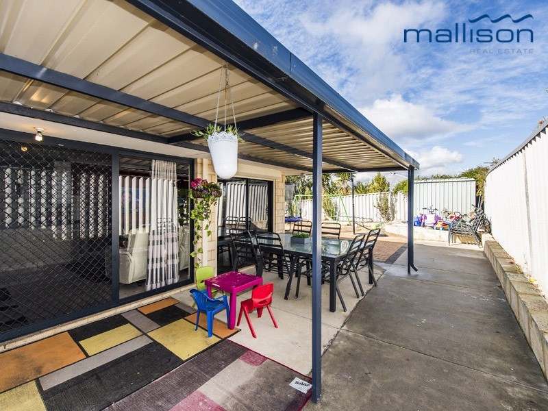 17 Hueston Lookout, Leda WA 6170