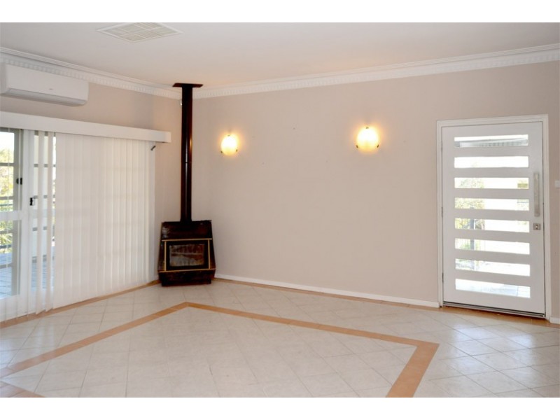 89 Gavour Road, Wattle Grove WA 6107