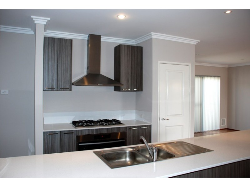 9/9 Parnell Way, Canning Vale WA 6155