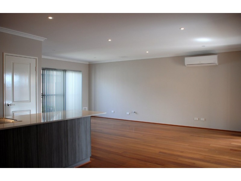 9/9 Parnell Way, Canning Vale WA 6155
