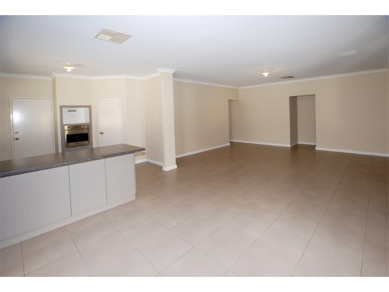 27 Meranda Lane, Success WA 6164