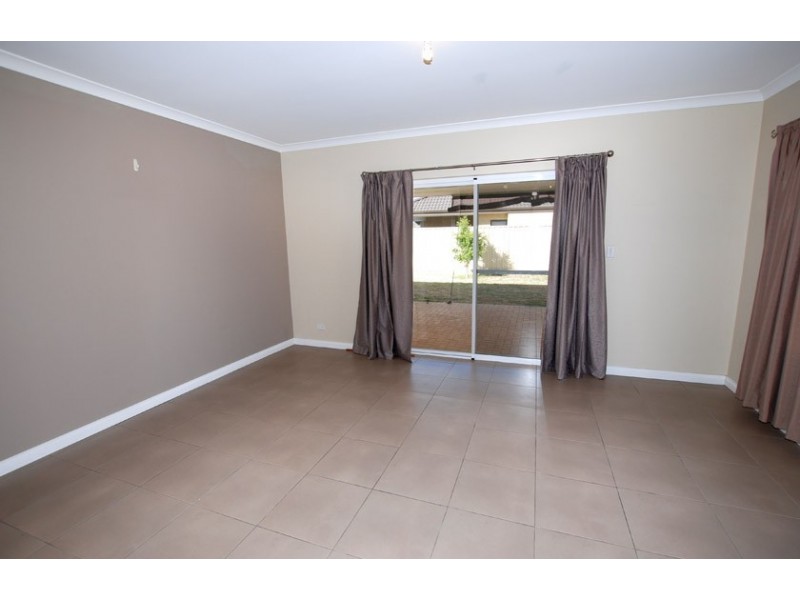 27 Meranda Lane, Success WA 6164