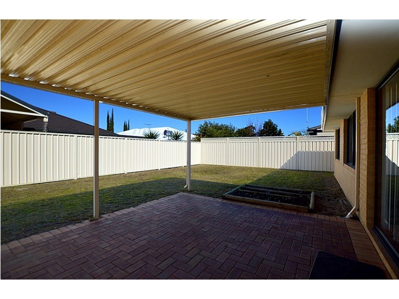 12 Dupont Way, Canning Vale WA 6155