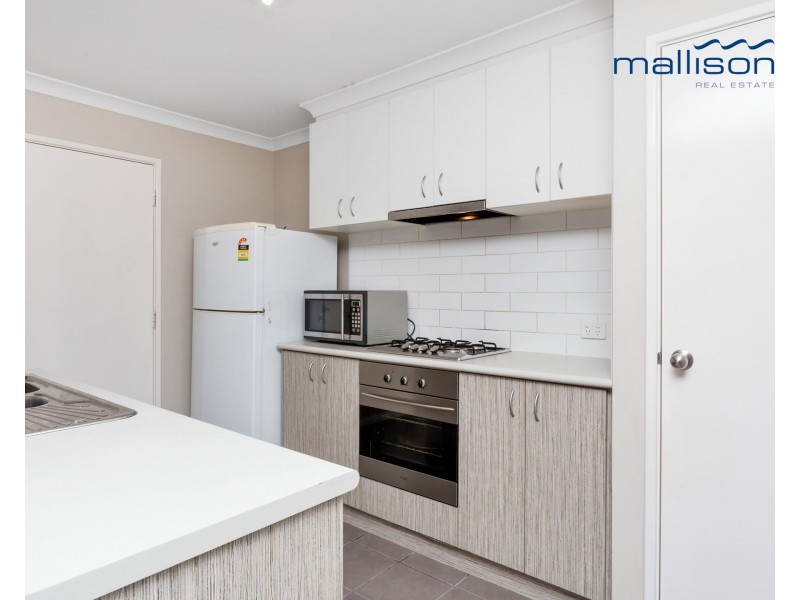 16/11 Hazlett Way, Canning Vale WA 6155