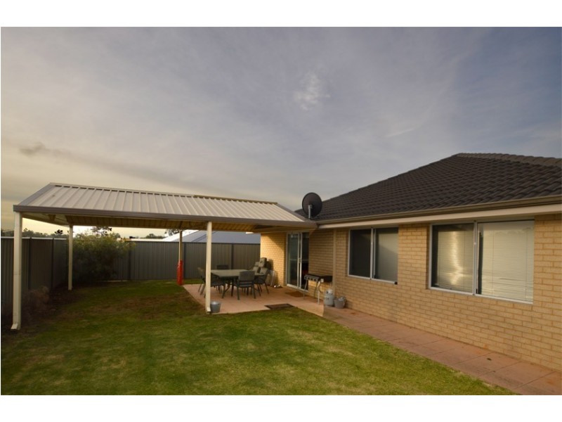 15 Eaton Way, Baldivis WA 6171