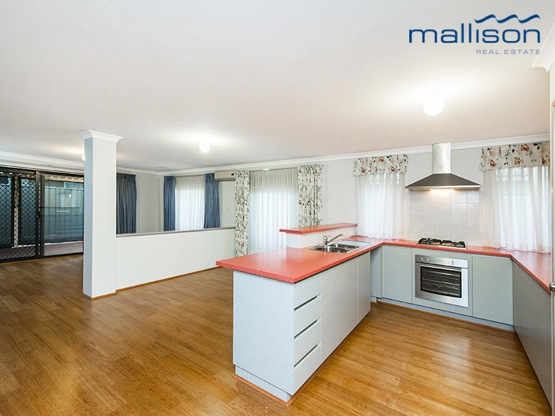 16 Finsbury Drive, Thornlie WA 6108