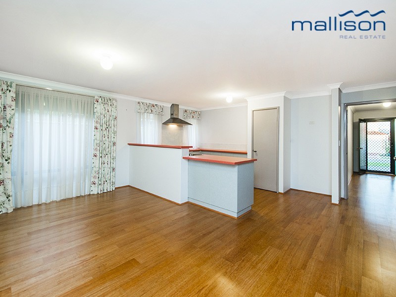 16 Finsbury Drive, Thornlie WA 6108