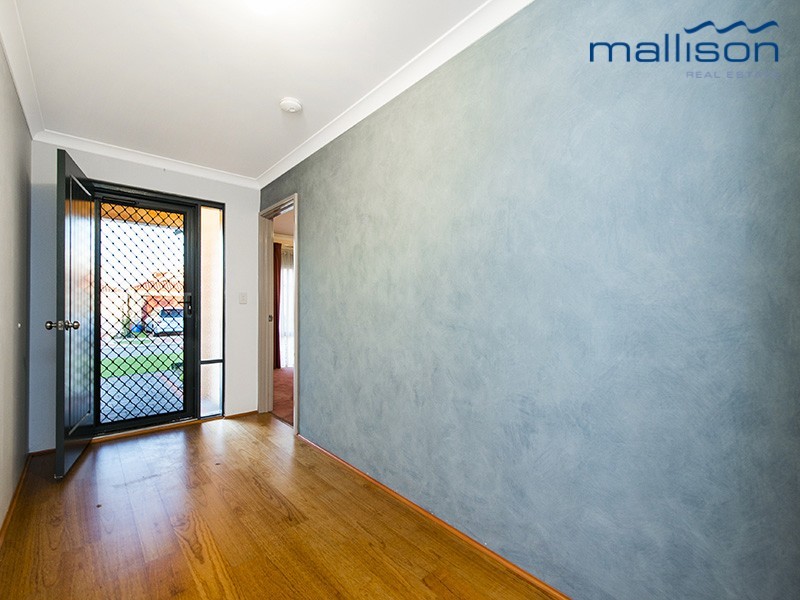 16 Finsbury Drive, Thornlie WA 6108