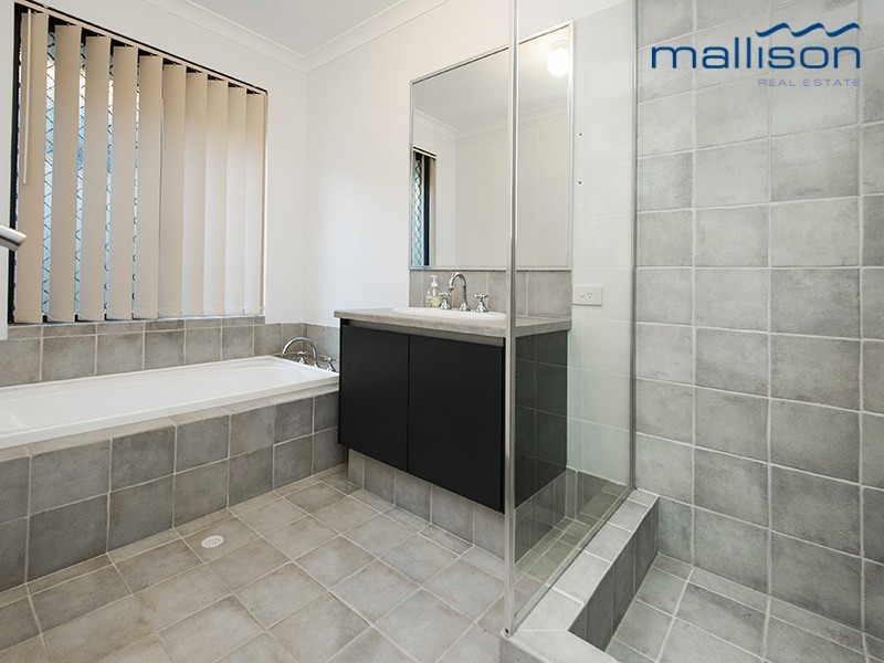 16 Finsbury Drive, Thornlie WA 6108