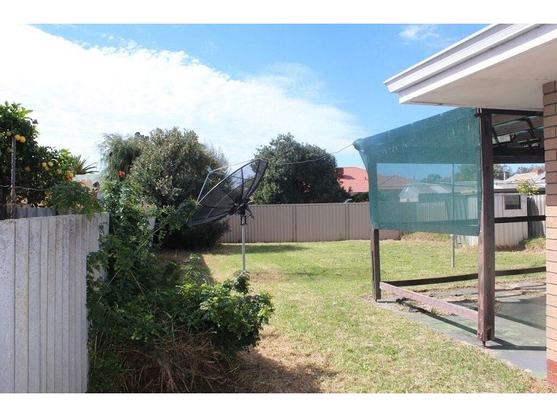 4B Barmond Road, Cannington WA 6107