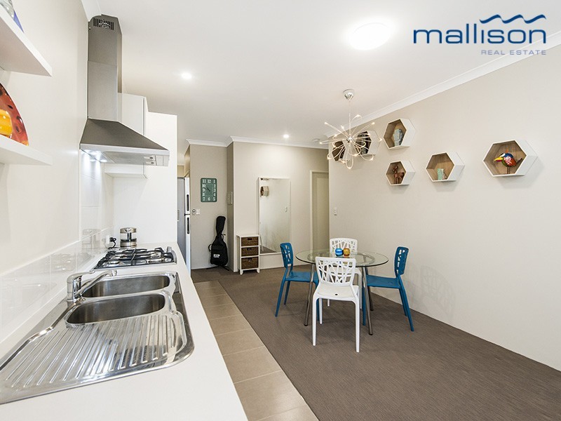 8/15 Debenham Street, Thornlie WA 6108