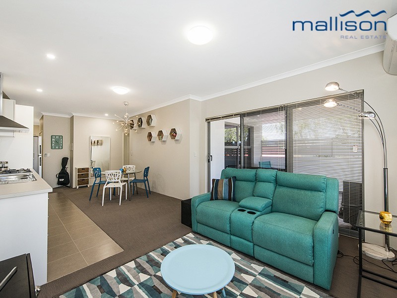 8/15 Debenham Street, Thornlie WA 6108