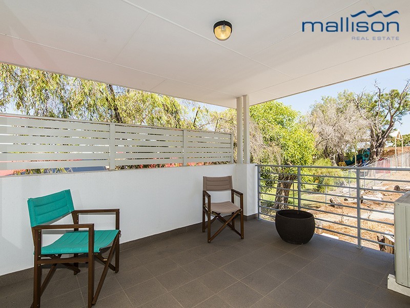 8/15 Debenham Street, Thornlie WA 6108