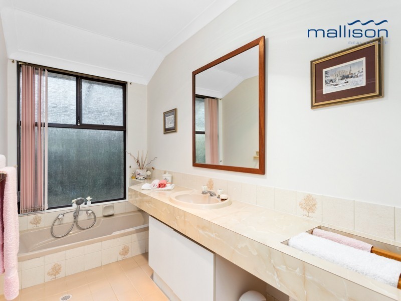 9 Sovereign Drive, Thornlie WA 6108