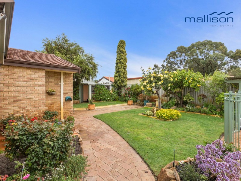 9 Sovereign Drive, Thornlie WA 6108