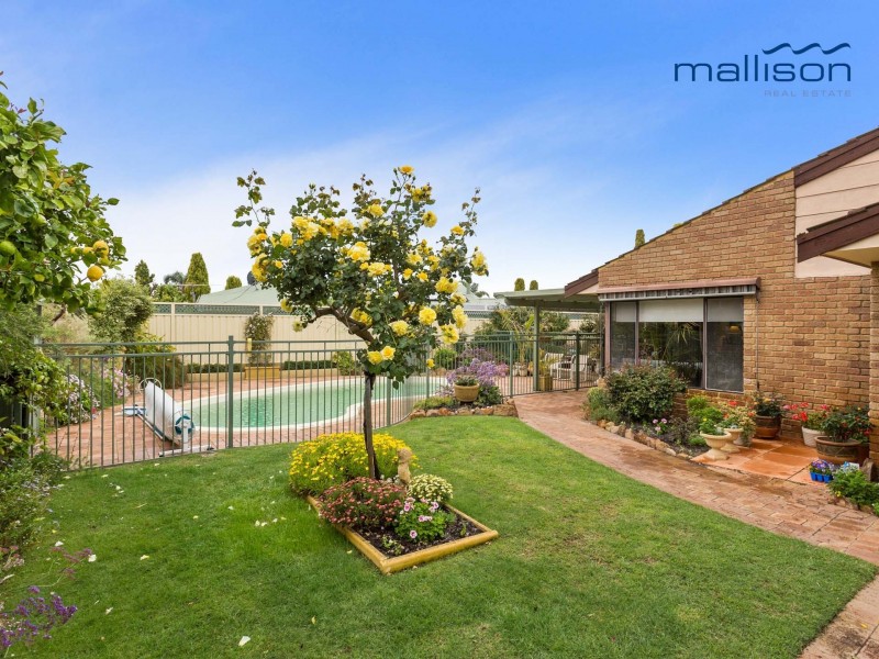 9 Sovereign Drive, Thornlie WA 6108