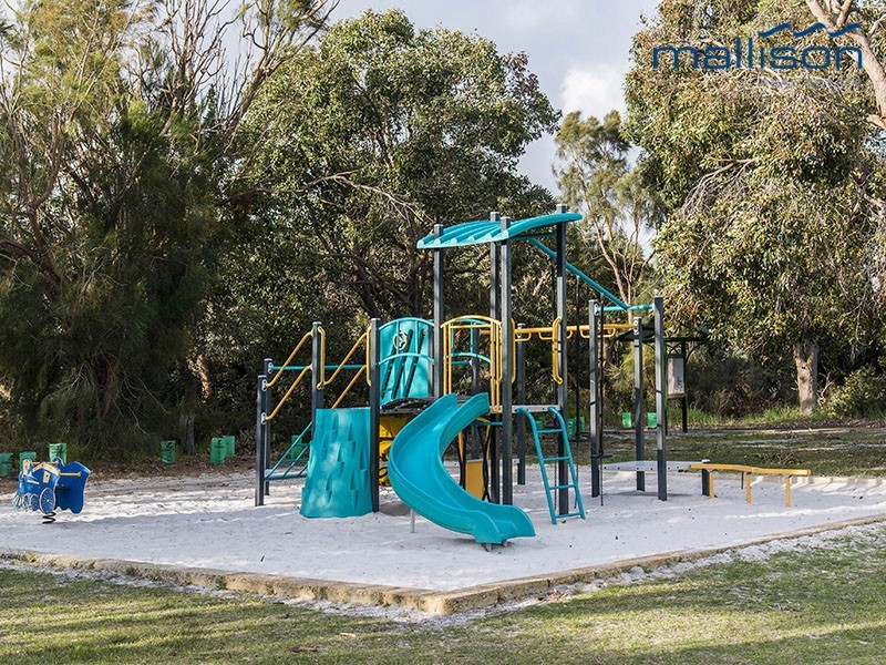 5 Moyle Close, Leeming WA 6149