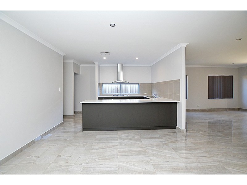 93 Keehner Entrance, Kelmscott WA 6111