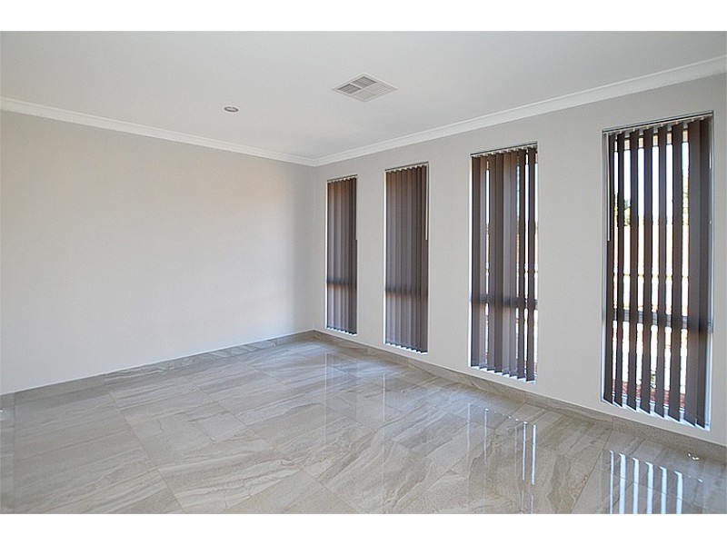 93 Keehner Entrance, Kelmscott WA 6111