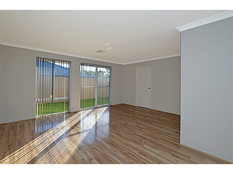 93 Keehner Entrance, Kelmscott WA 6111